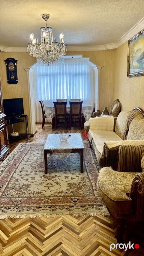 İcarəyə verilir 3 otaqlı köhnə tikili 68 m²