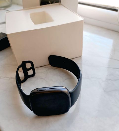 HONOR Watch 4 – ağıllı saat Xüsusiyyətlər: - Geniş düzbucaqlı — Bakı