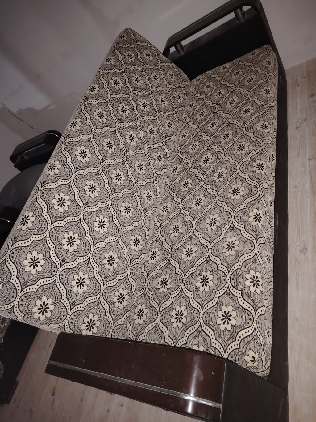 Divan-kravat, İşlənmiş, Açılan, Bazalı, Parça, Çatdırılma yoxdur — Mebel, Bakı (2)