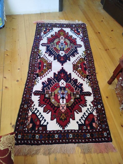 Qədimi üslubda əl toxuması xalça - Material: təbii yun saplar, bitki