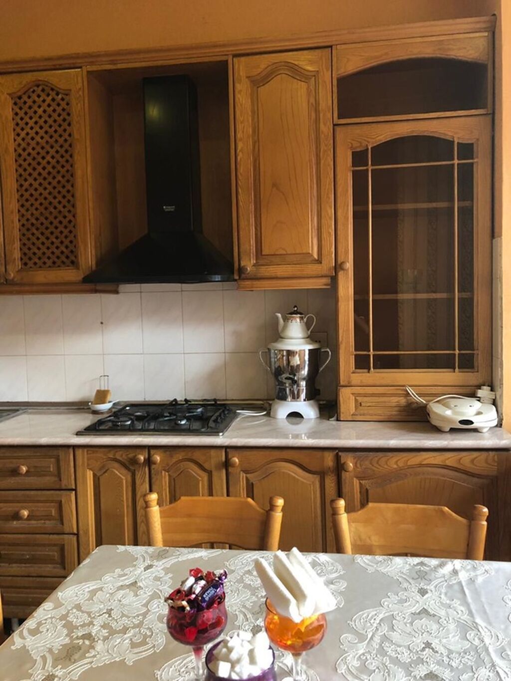 Üçmərtəbəli həyətli ev kirayə/təklif olunur. Xüsusiyyətlər: - Geniş — Ev, villa, Bakı (2)