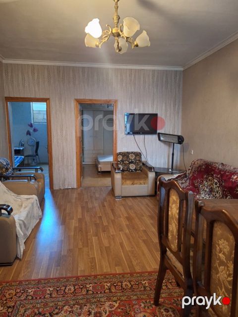 İcarəyə verilir 2 otaqlı köhnə tikili 70 m²