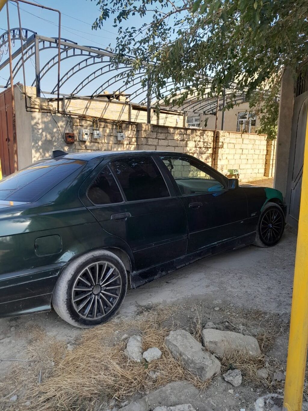 BMW 3 Series E36 sedan - Mühərrik: benzin, 6 silindir (şəhərdaxili — Avtomobillər, Masazır (8)