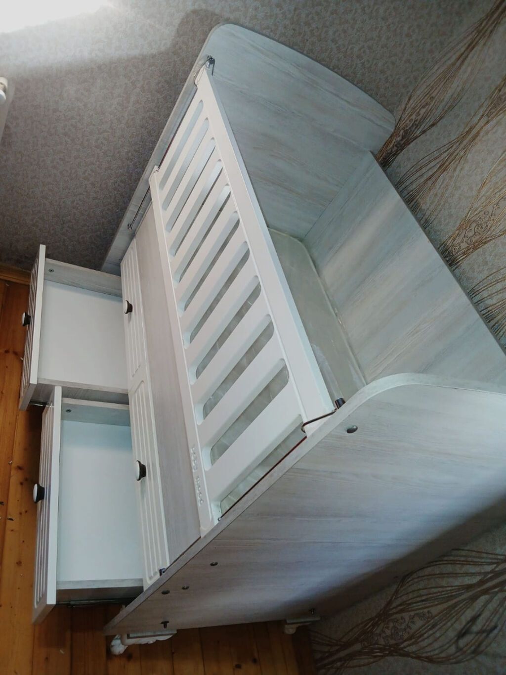 Oğlan və qız üçün, İşlənmiş, Dördbucaq, Beşik, Matras ilə, Yellənmə mexanizmi ilə — Mebel, Bakı (5)