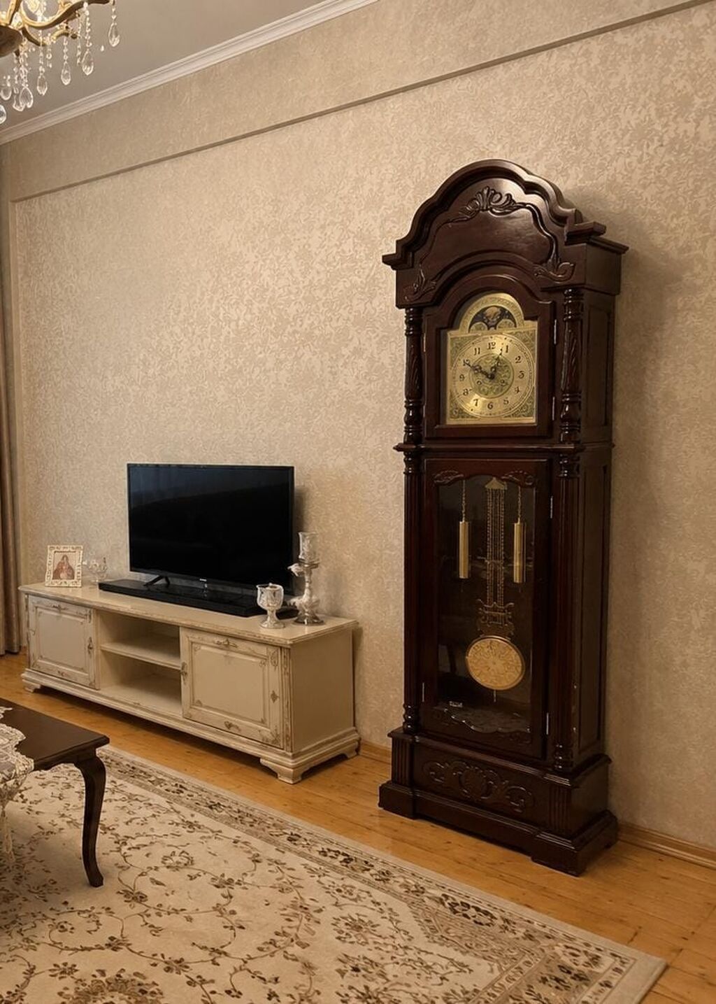Saat Malaziya istehsalidir 2009 alinib 650 azn Tecili satilir 150 - 1