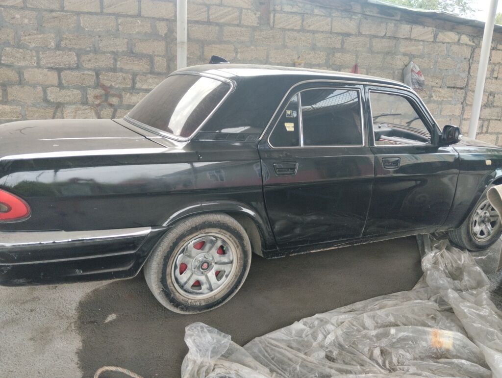 GAZ Volga 3110, qara rəng, sedan kuzov. Xüsusiyyətlər: - Klassik xrom — Avtomobillər, Ağdaş (4)