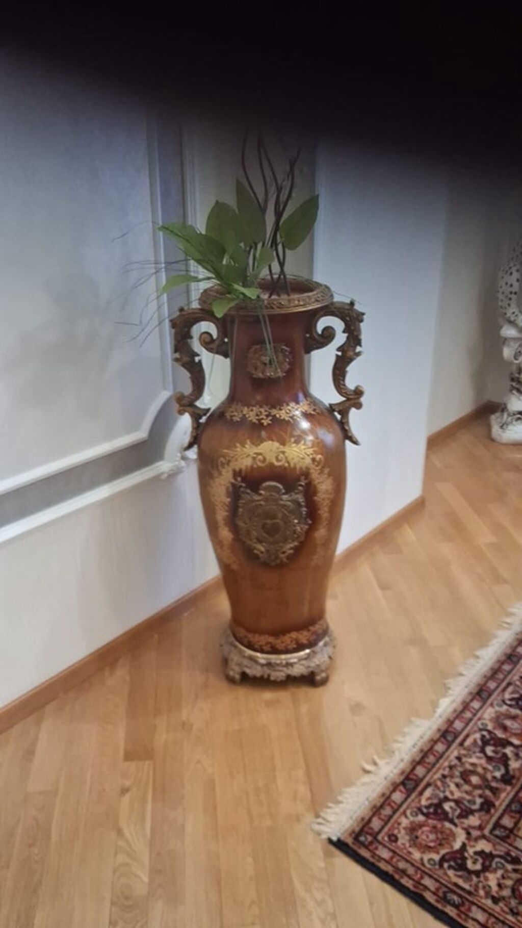Bir vaza, Keramika