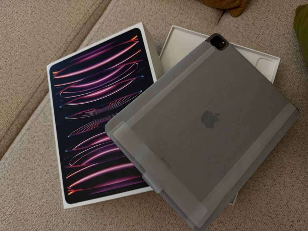 Apple iPad Pro 12.9 / 2022 / 512GB — Elektronika, Bakı (2)