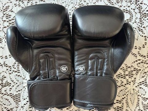 Boks əlcəkləri Adidas
