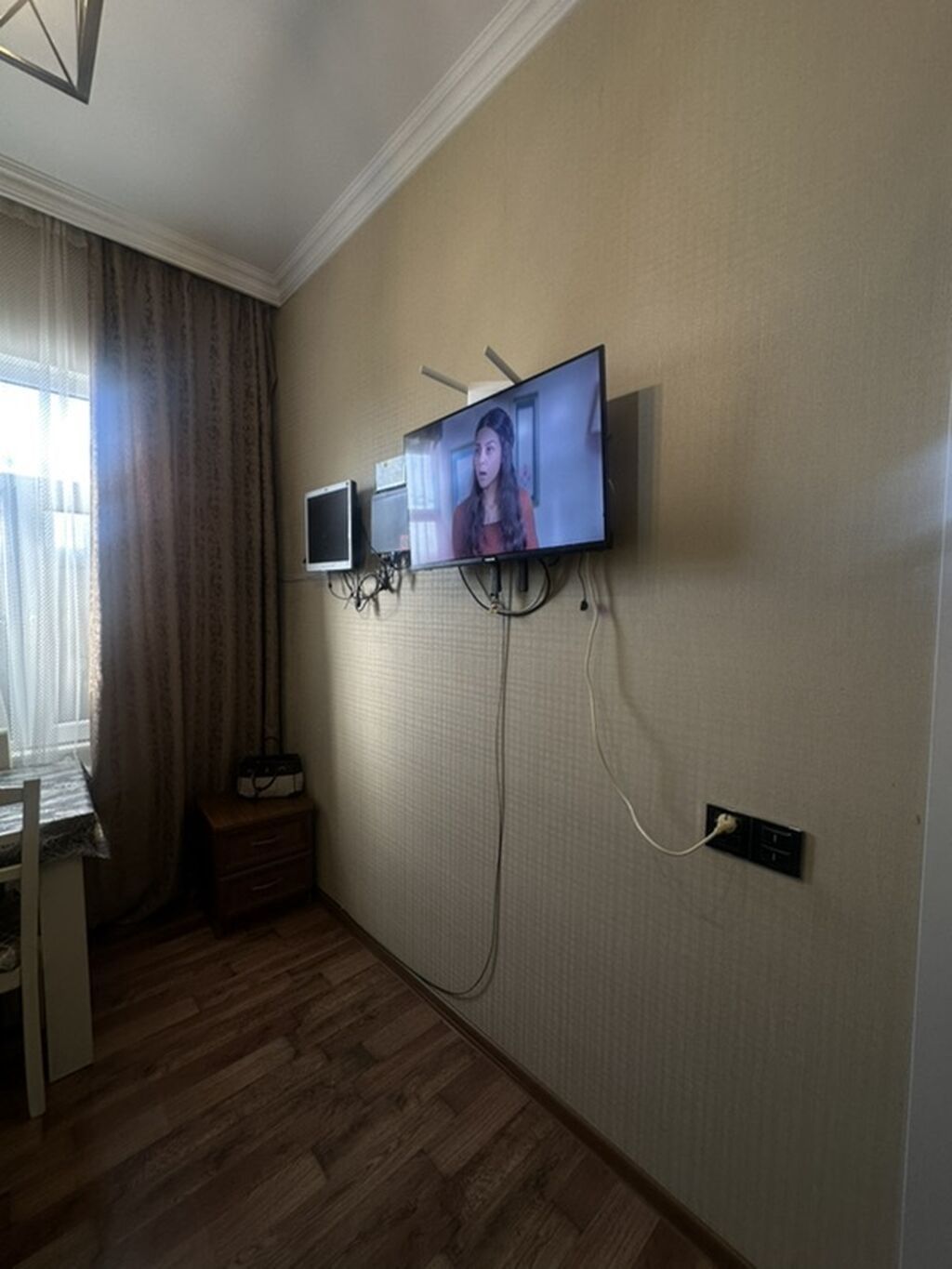 Məhsul: Künc divan + yemək masası dəsti + mətbəx mebeli və avadanlıqla — Mebel, Bakı (3)