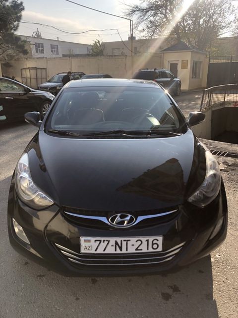 Hyundai Elantra, 1.8 L, 2012 il, 200 000 km