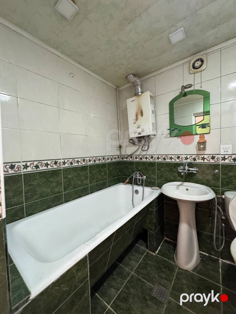 Satılır 2 otaqlı köhnə tikili 52 m² — Mənzil, Bakı (10)