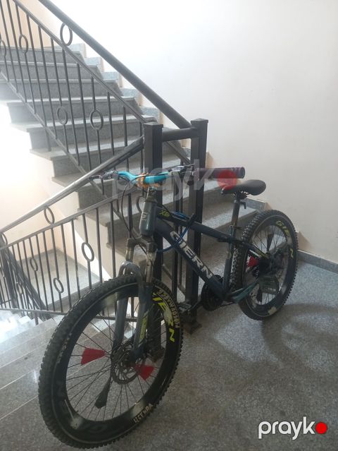 Giern marka dağ velosipedi - Çərçivə: yüngül alaşımlı hardtail