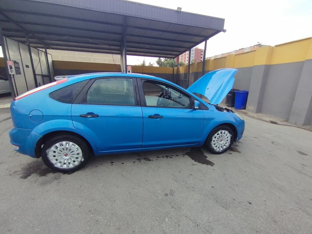 Ford Focus: 1.6 l | 2010 il 284360 km Sedan — Avto, Qobu (6)