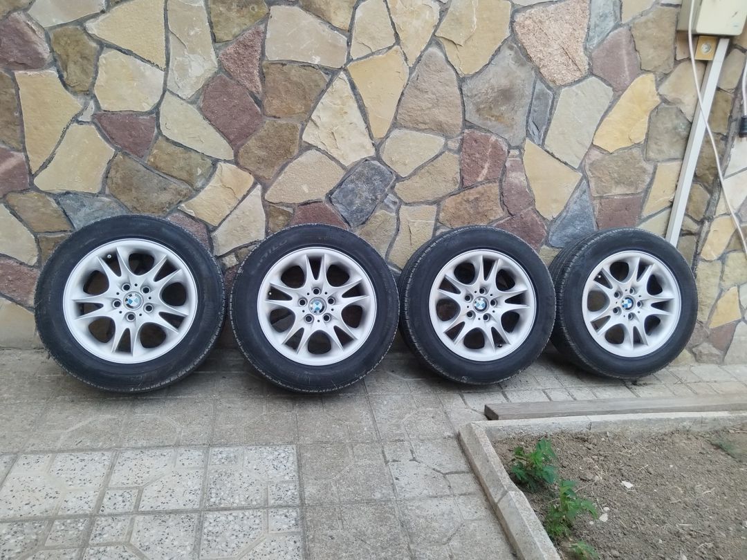 BMW təkərləri 235.55 R17 — Ehtiyat hissələri və aksesuarlar, Bakı