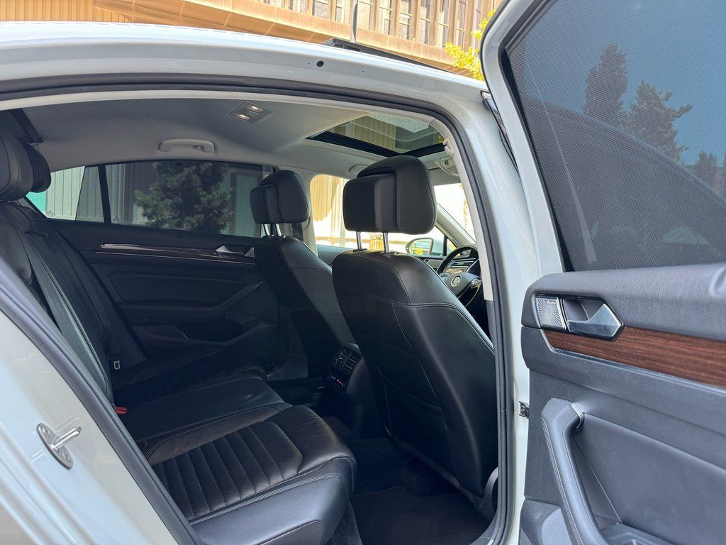Volkswagen Passat, 1.8 L, 2018 il, 130 000 km — Avtomobillər, Bakı (12)