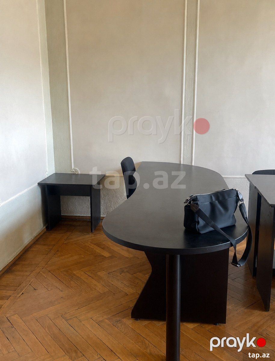 Ofis masası — Mallar, Bakı (3)