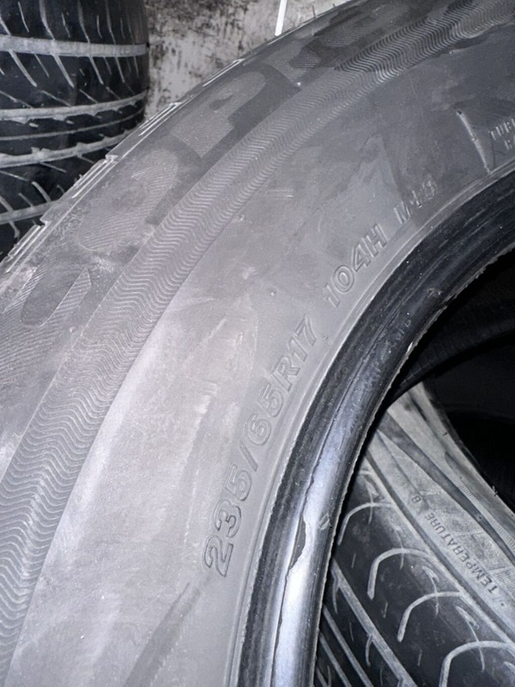 Bridgestone təkər - Ölçü: 235/65 R17 - Load index: 104 - Speed index