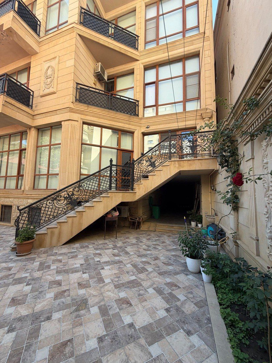 Satılır 7 otaqlı həyət evi/bağ evi 500 m² — Ev, villa, Bakı (2)