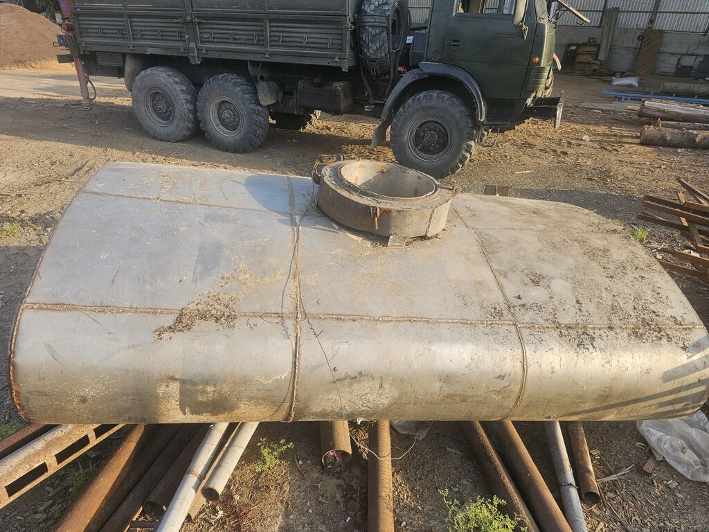 Metallik üfüqi silindrik tutum (rezervuar) - Material: qalın divarlı — Mallar, Mingəçevir (2)