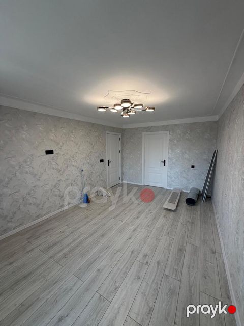 Satılır 3 otaqlı köhnə tikili 80 m² — Bakı