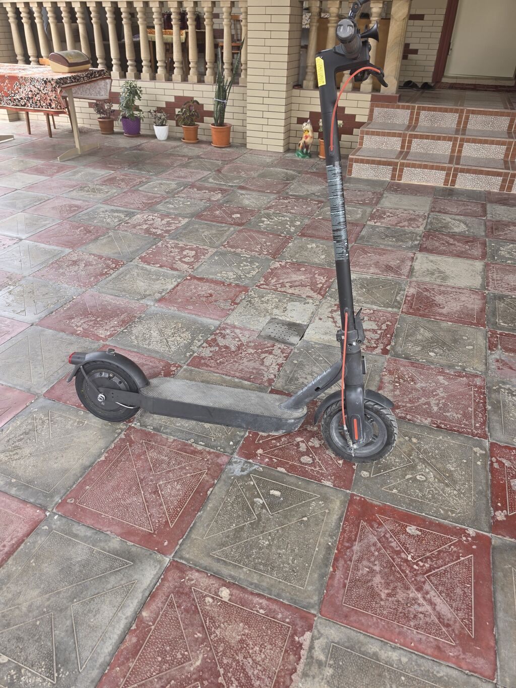 Elektrik skuter – şəhər içi səyahət üçün rahat və yığcam transport — Mallar, Bakı (3)