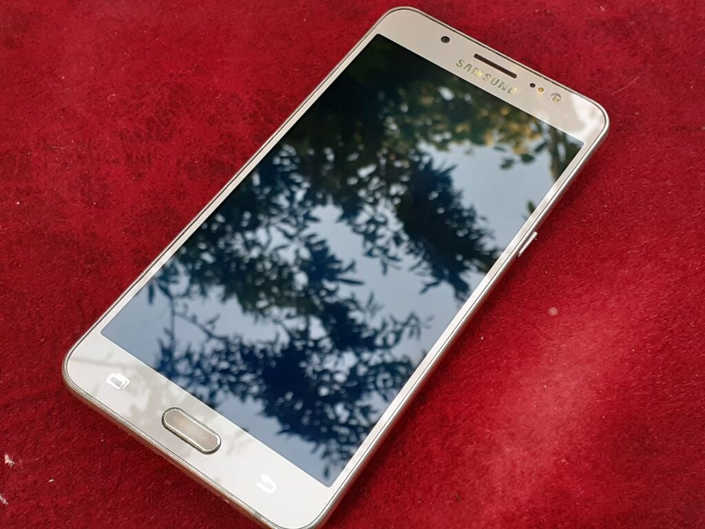 Samsung Galaxy J5 2016, 16 GB, rəng - Qızılı, Zəmanət, Düyməli, Sensor — Samsung, Gəncə (8)