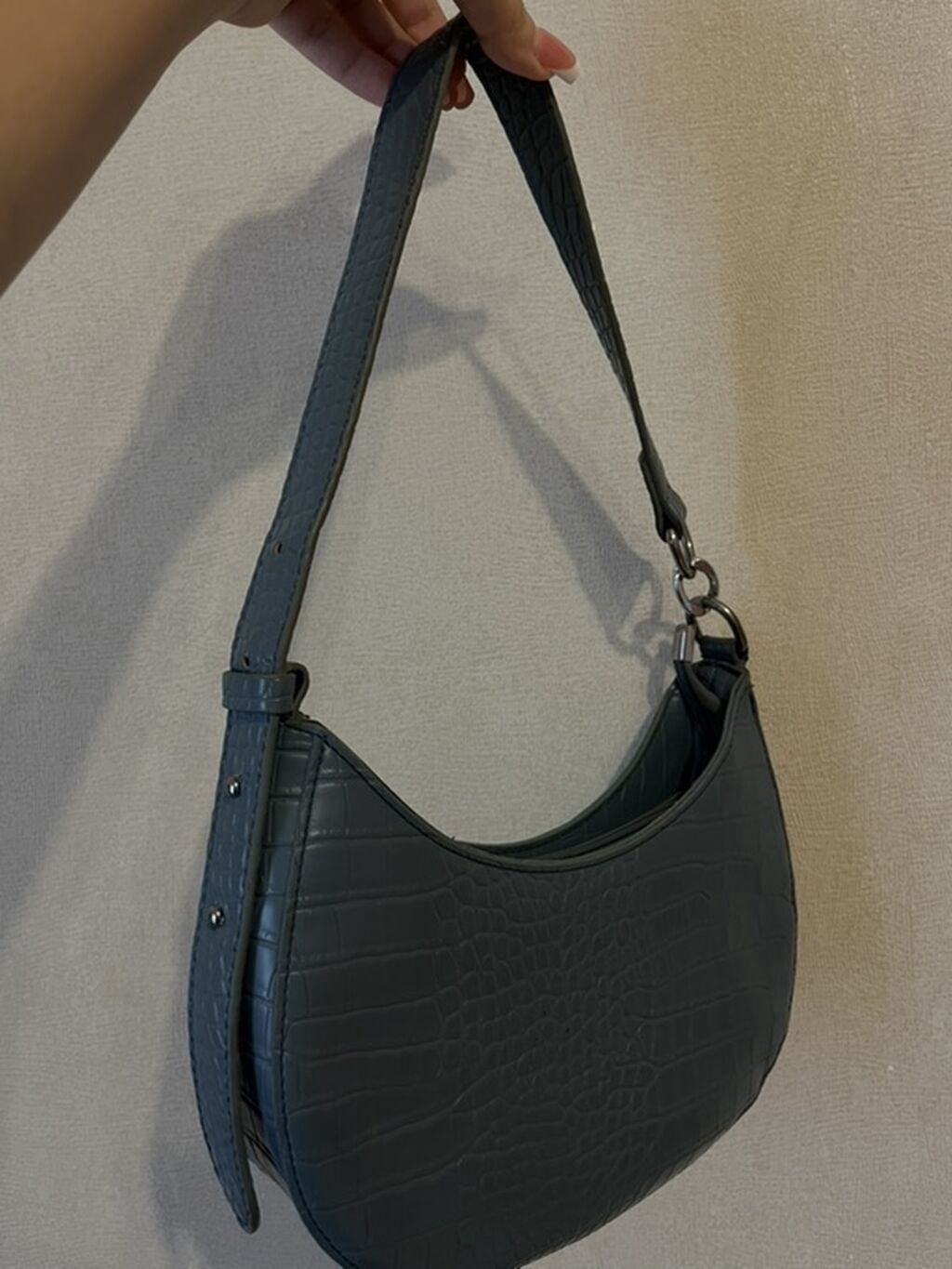 Sadə şık çanta - Rəng: mavi boz (cins rengi) - Material: süni dəri