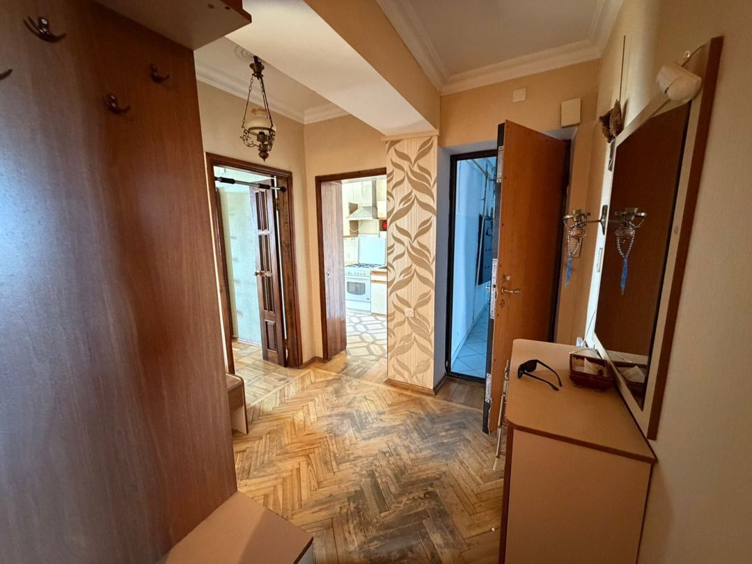 Satılır 4 otaqlı köhnə tikili 105 m² — Mənzil, Bakı (8)