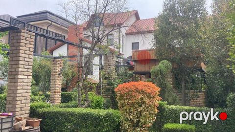 Satılır 8 otaqlı həyət evi/bağ evi 400 m²