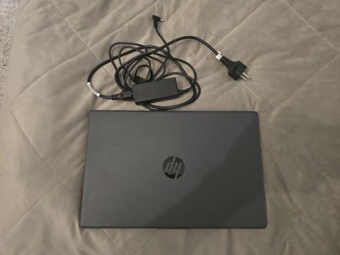 Noutbuk HP 250 15.6" G10