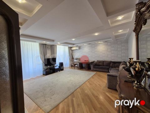 Satılır 4 otaqlı köhnə tikili 120 m²