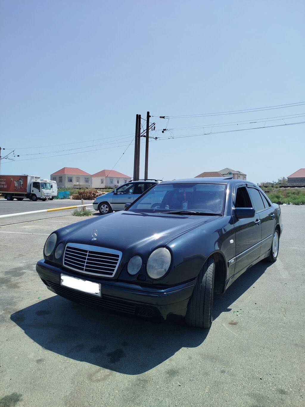 Mercedes-Benz E-Class (W210) sedan - Korpus: 4 qapılı sedan, tünd