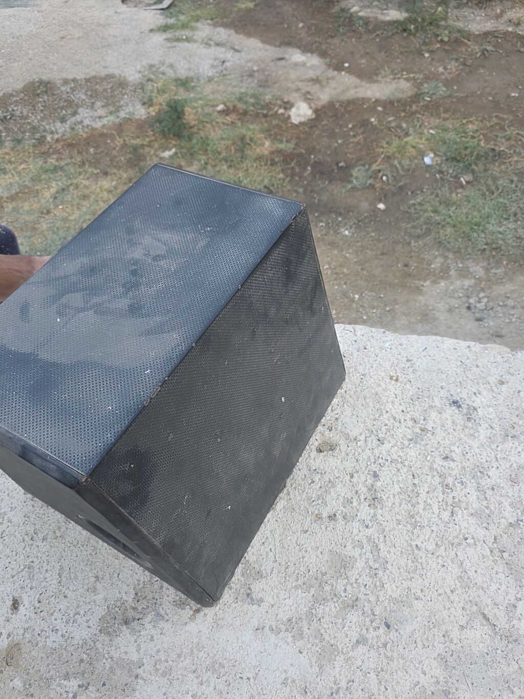 Aktiv bas səsgücləndiricisi (subwoofer) - Korpus: taxta/kompozit, ön — Elektronika, Digah (3)