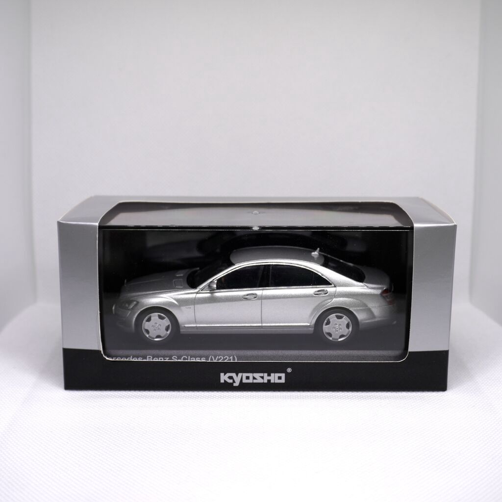 Mercedes-Benz S600L Modeli • İstehsalçı - Kyosho • Ölçü: 1:43 • — Mallar, Xırdalan (6)