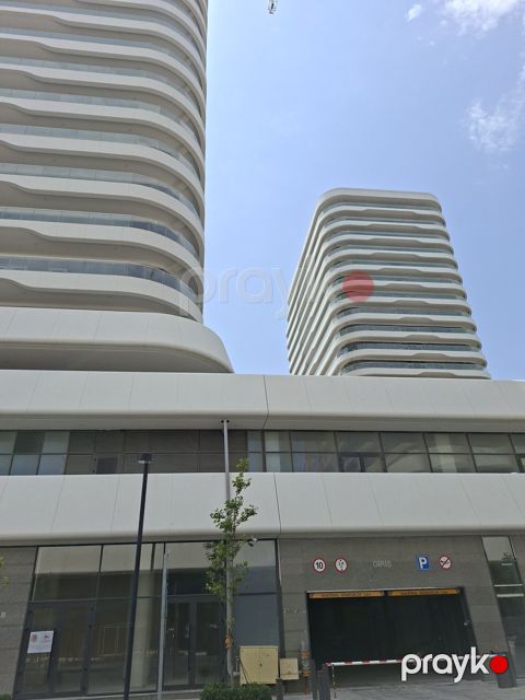 Satılır 3 otaqlı yeni tikili 180 m²