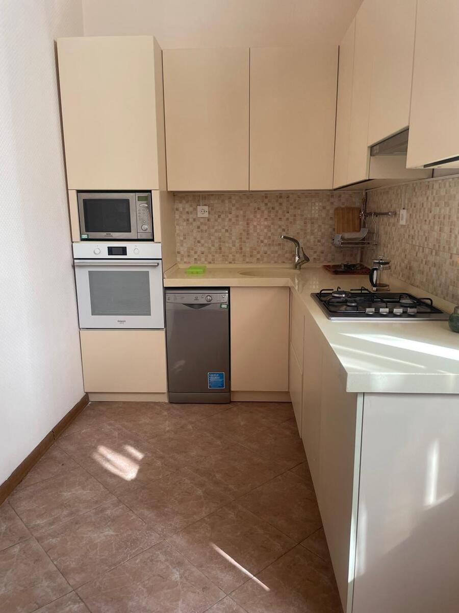 İcarəyə verilir 4 otaqlı köhnə tikili 130 m² — Mənzil, Bakı (5)
