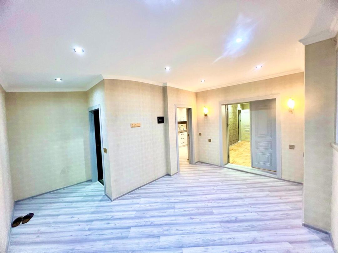 Satılır 2 otaqlı köhnə tikili 65 m² — Mənzil, Bakı