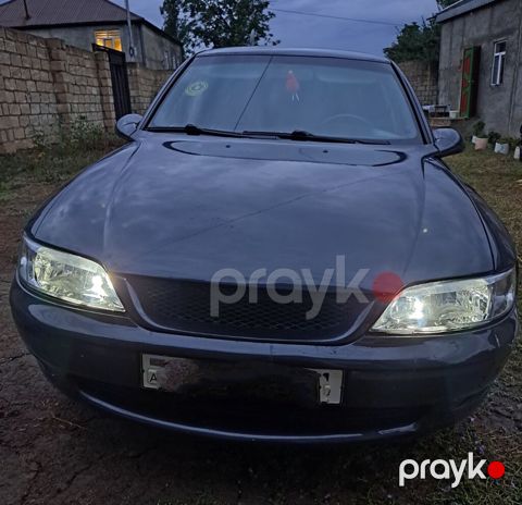 Opel Vectra: 2 l | 2000 il 175000 km Sedan