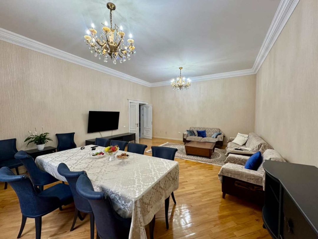 Satılır 7 otaqlı həyət evi/bağ evi 400 m² — Ev, villa, Bakı (3)