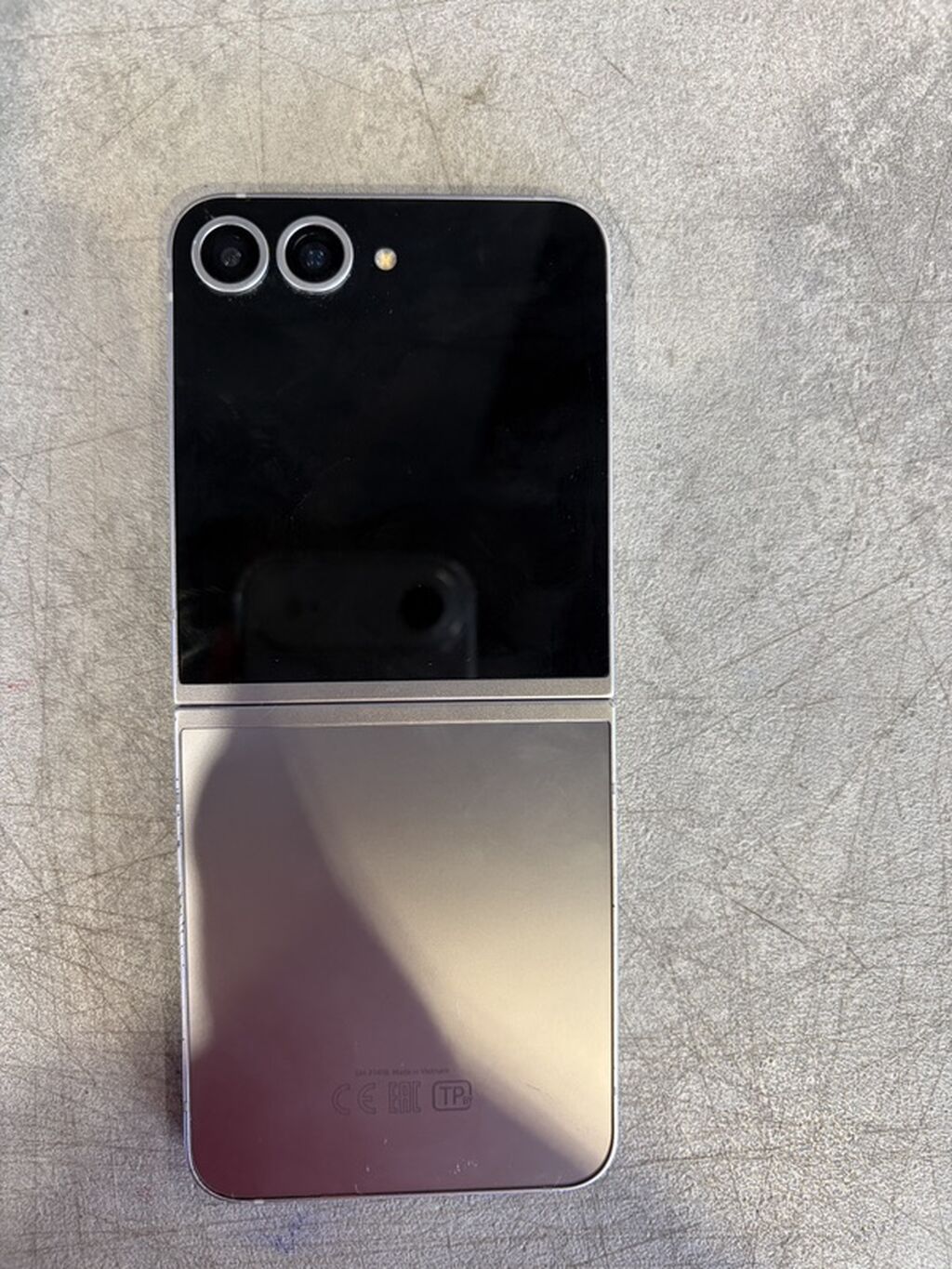 Samsung Galaxy Z Flip 3, Barmaq izi — Samsung, Mingəçevir (3)