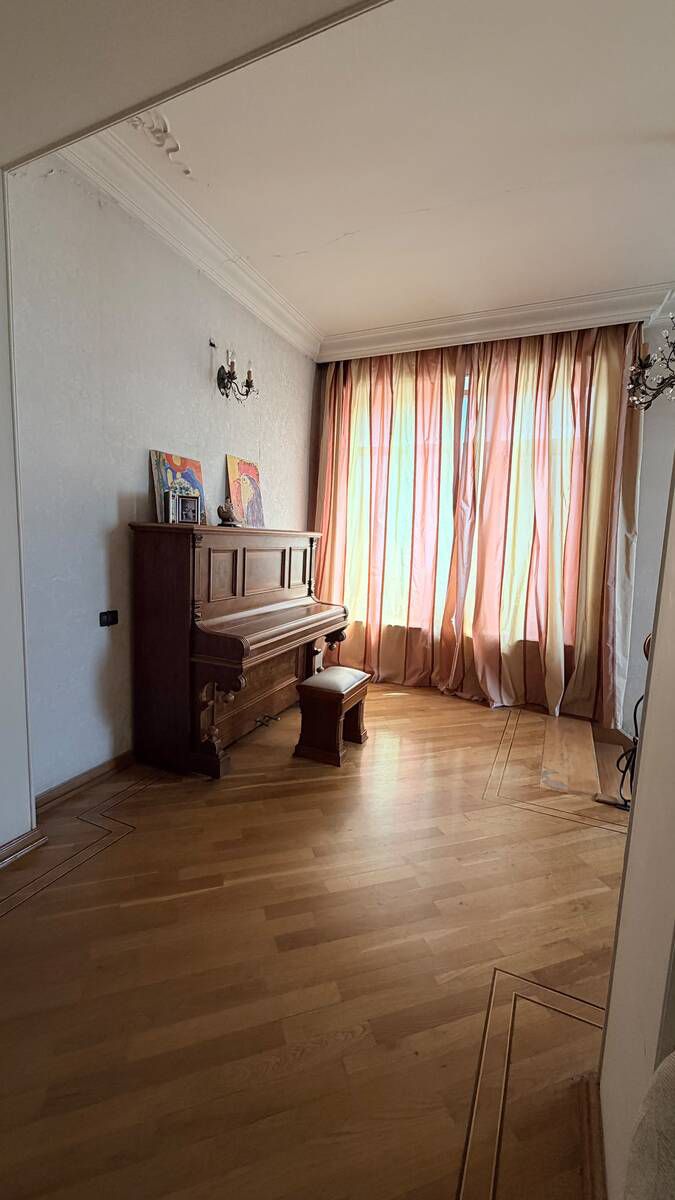 Satılır 4 otaqlı köhnə tikili 160 m² — Mənzil, Bakı (7)