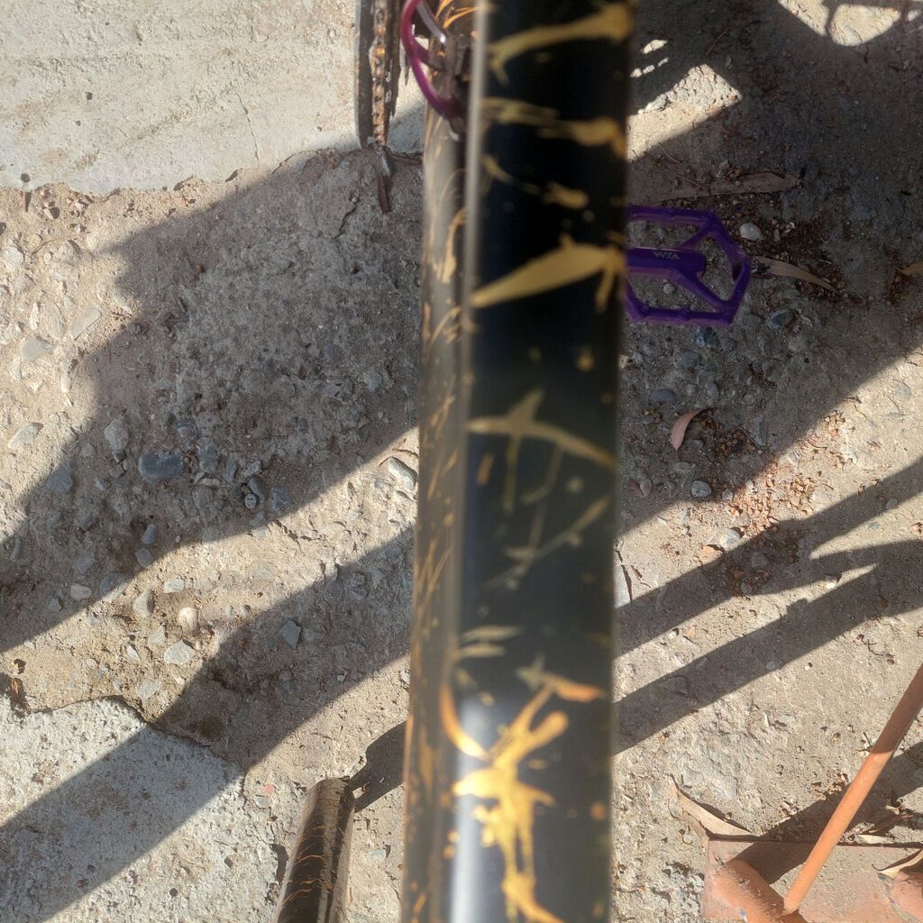 Salam gördüyün velosibed satılır yığılıb sürülmüyüb deye satılır ancaq — Mallar, Novxanı (6)