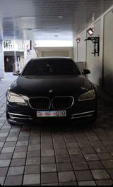 BMW 750, 4.4 L, 2010 il, 179 000 km — Автомобили