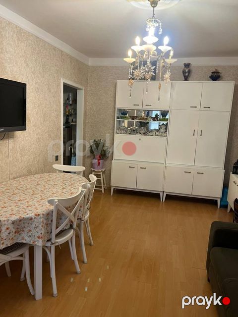 Satılır 2 otaqlı köhnə tikili 40 m²