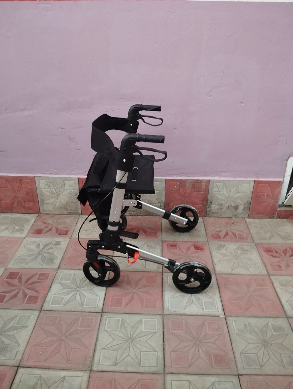 Yüngül Rollator 4 tekerli Gəzinti Arabsi — Mallar, Ceyranbatan