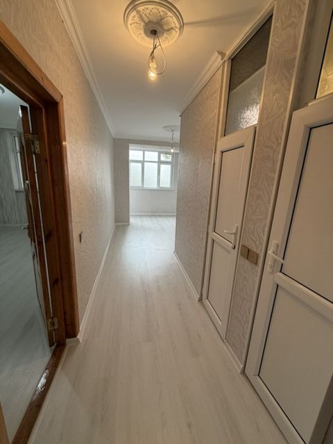 🏡 MƏNZİL SATILIR — ABBAS SƏHHƏT, 4-CÜ MİKRORAYON Mənzil 5 mərtəbəli
