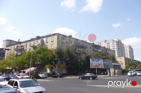 Satılır 2 otaqlı köhnə tikili 35 m²