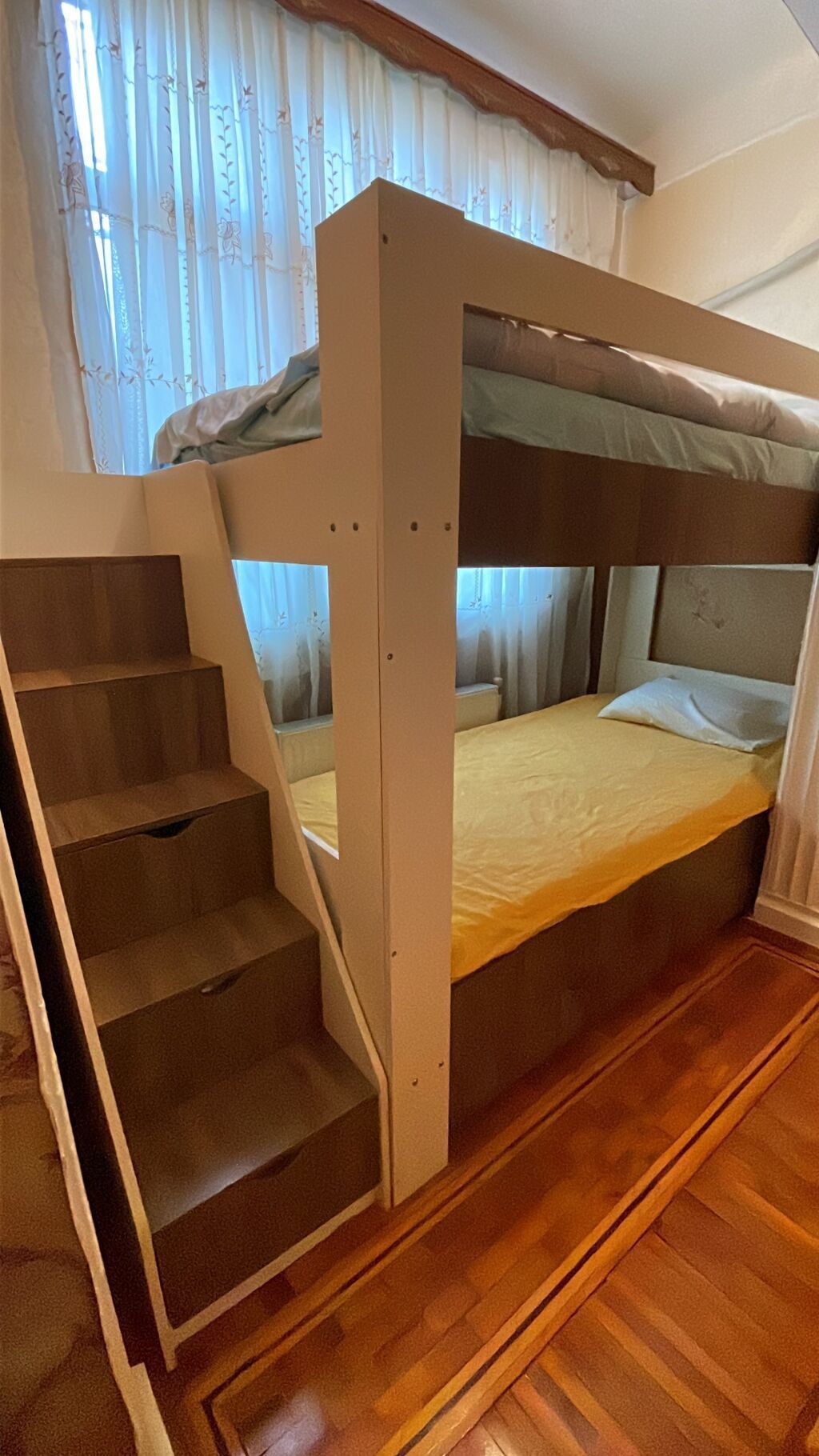 İki ( 2 )mərtəbəli çarpayı satılır. 800 AZN-ə alınıb.Dəyərinən çoox — Mebel, Bakı (6)