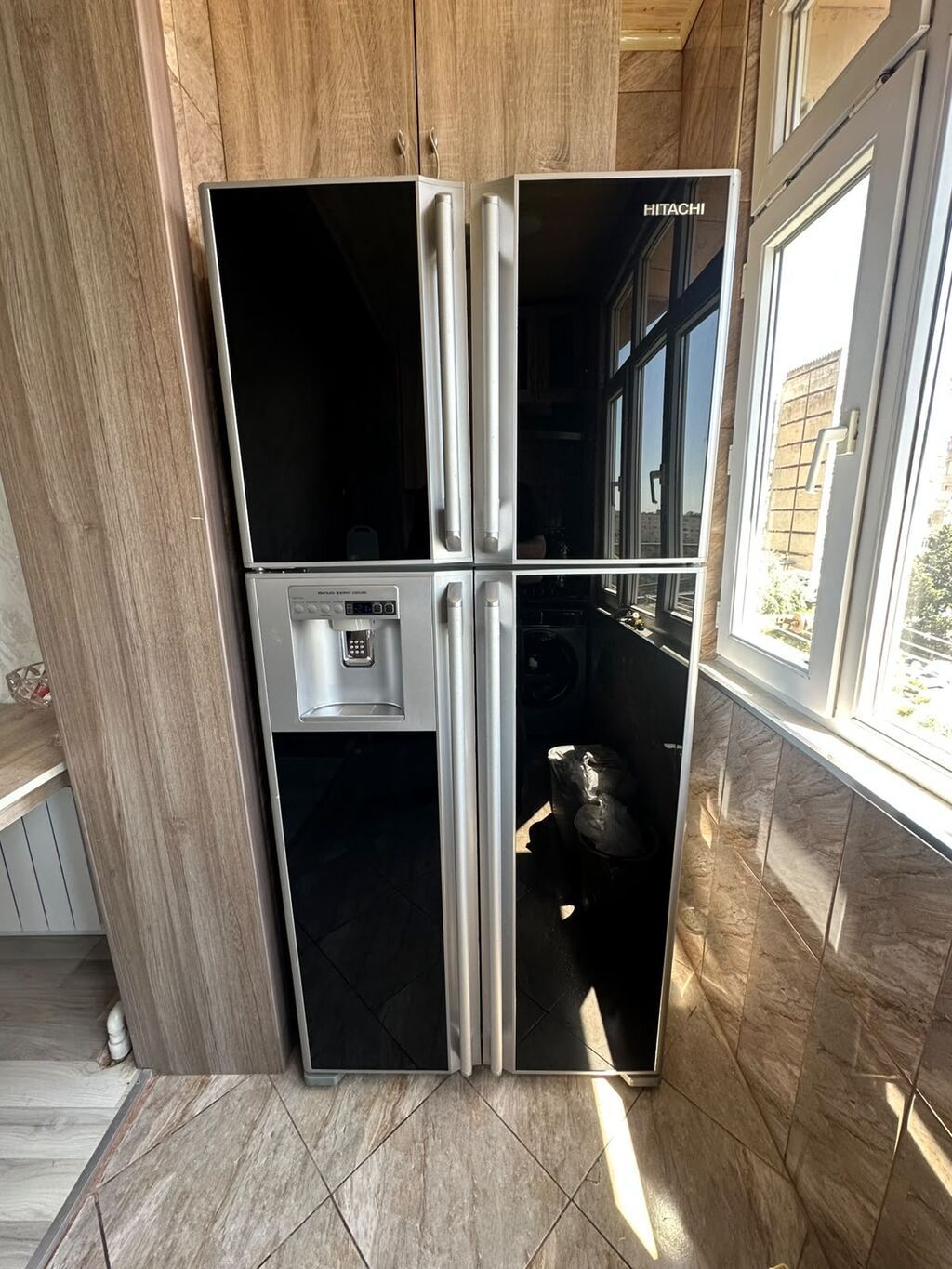 HITACHI dörd qapılı soyuducu - Marka/model: Hitachi (şüşə qara ön — Soyuducular, Bakı